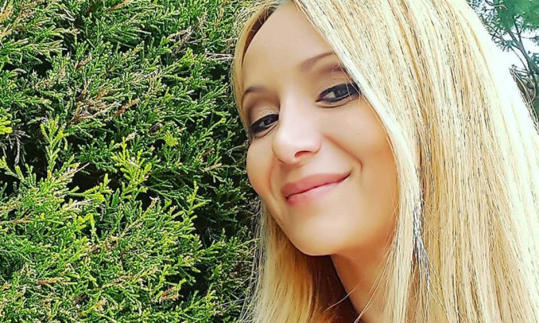 Ναταλί Κάκκαβα: Το σοκ του μεγάλου της γιου όταν την είδε ατημέλητη και… το ρεκτιφιέ!