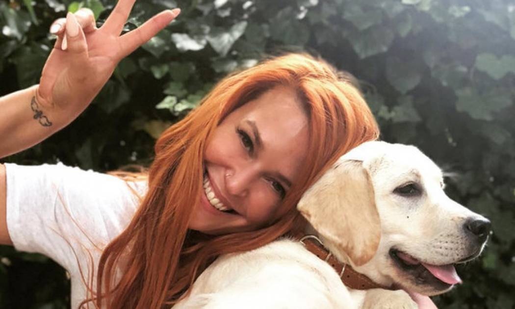 Θέλουμε την προσοχή σου! Η Σίσσυ Χρηστίδου ποζάρει με crop top