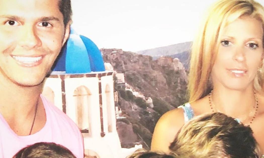 Δείτε σπάνια φωτογραφία με τον Γιώργο Τσαλίκη και τα παιδιά του