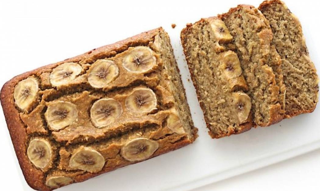 Cake μπανάνας χωρίς αλεύρι - Με 5 υλικά σε 5 λεπτά