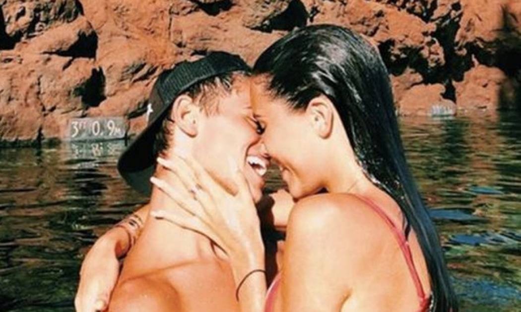 Βαρετό σεξ; 4 tips για να το κάνεις και πάλι παθιασμένο