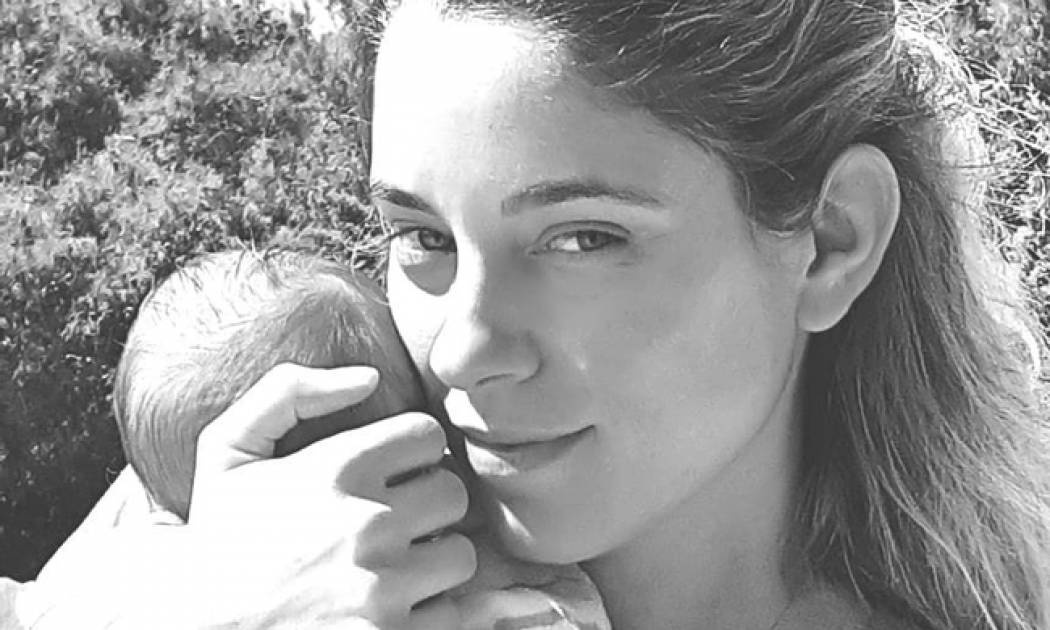 Δούκισσα Νομικού: Ο γιος της έγινε δύο μηνών και ποζάρει μαζί του στο instagram!