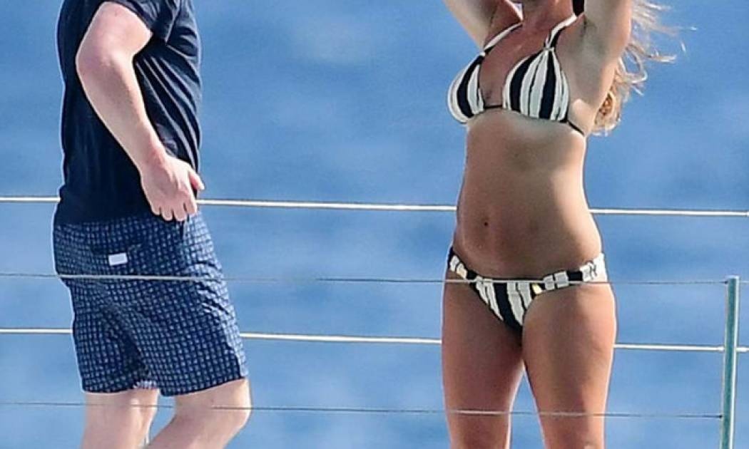 Και όμως η star έχει αυτό το σώμα μετά από τέσσερις εγκυμοσύνες