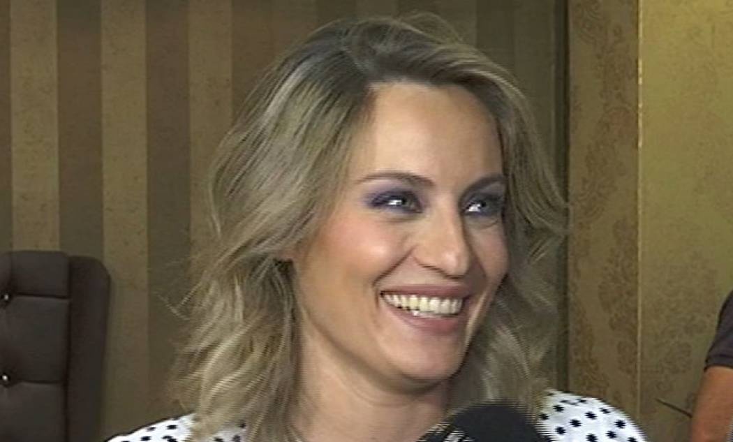 Πιο εντυπωσιακή από ποτέ η Ελεονώρα στην πρώτη της δημόσια εμφάνιση μετά τη γέννηση του παιδιού της