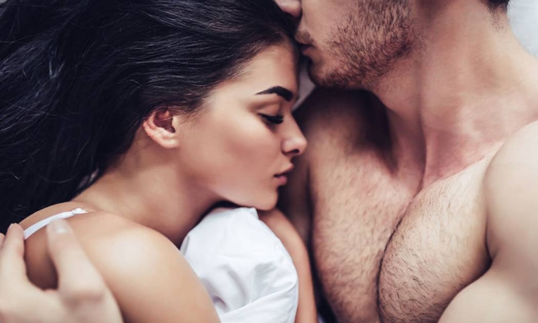 Σεξ και ύπνος: Όσα πρέπει να γνωρίζετε για τη σχέση τους