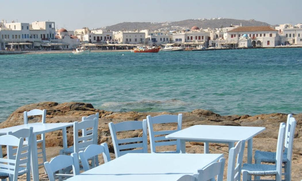 Μύκονος: Σερβιτόρος δεν πίστευε στα μάτια του όταν είδε το φιλοδώρημα που του άφησε Σαουδάραβας