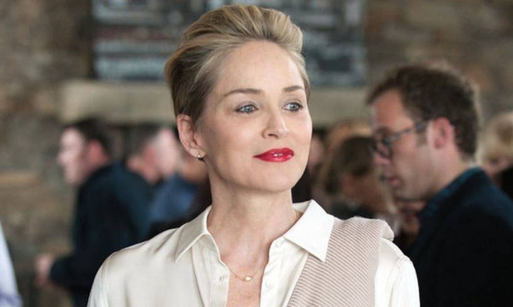 Sharon Stone: Η selfie της 60χρονης σταρ, που τα «σπάει»
