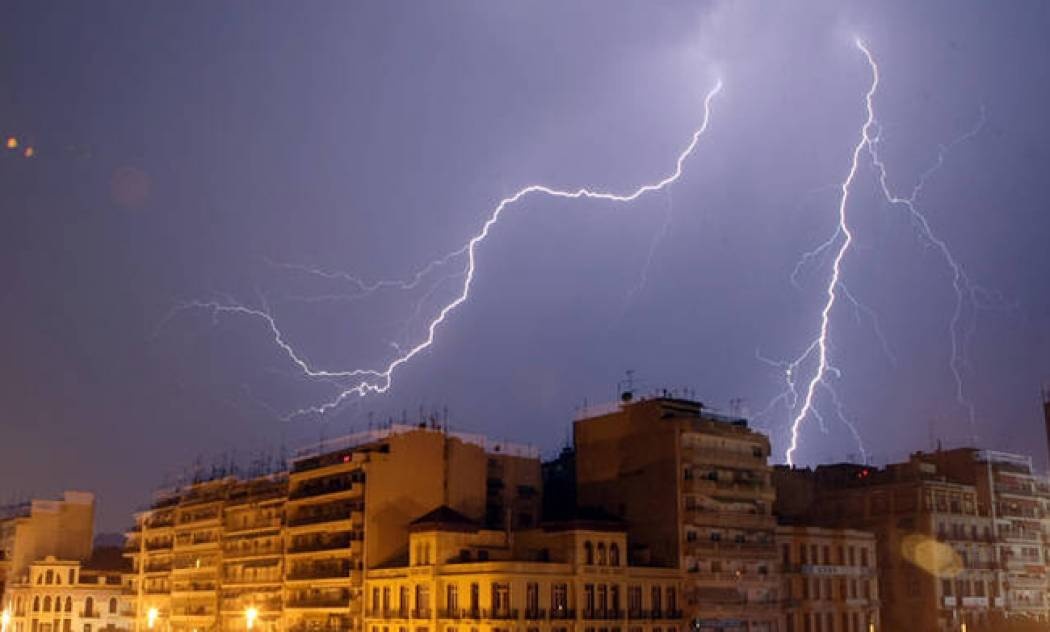 Έκτακτο δελτίο ΕΜΥ: Η «Νεφέλη» σαρώνει την Ελλάδα με ισχυρές καταιγίδες