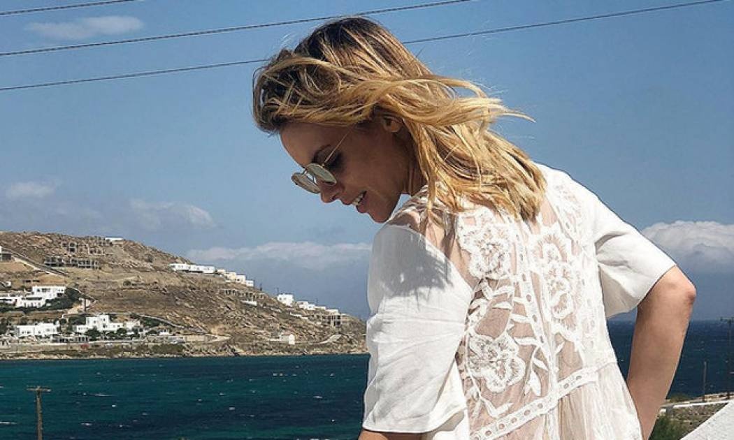 Η Μαρία Λουίζα Βούρου ποζάρει με το μαγιό και μας δείχνει την κοιλίτσα της