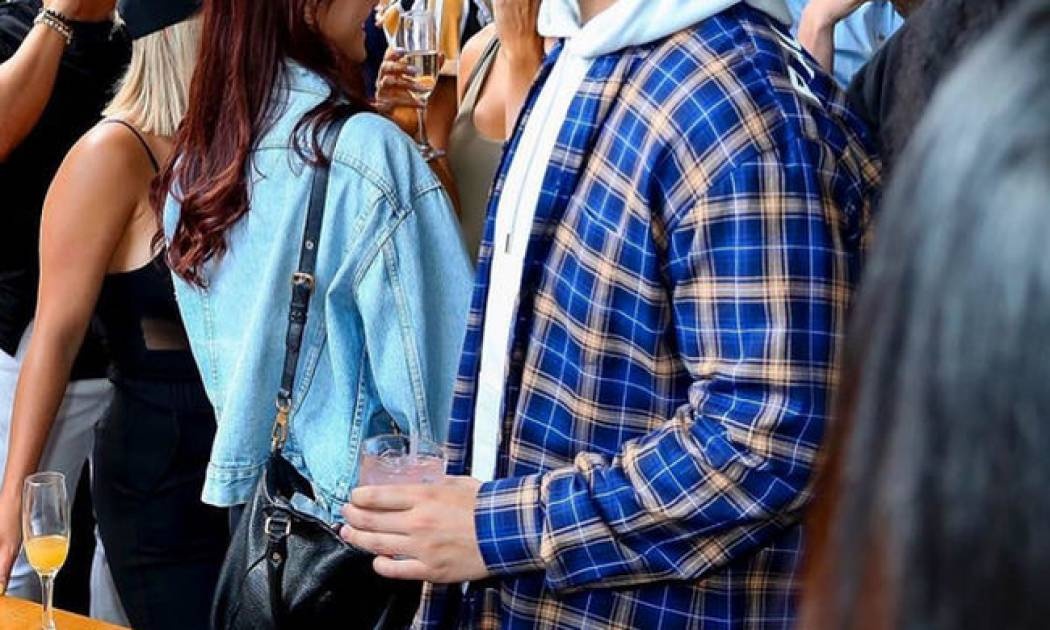 Η «βόμβα» που δεν περίμενε κανείς - Γνωστός τραγουδιστής αποκάλυψε ότι έχει παιδί