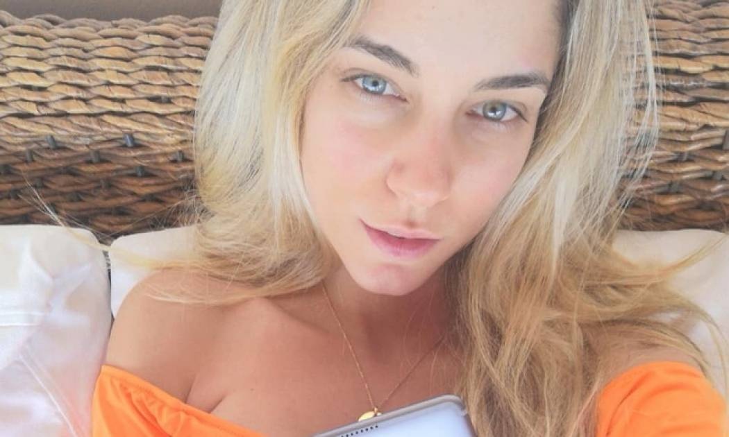 Η Δούκισσα Νομικού μάς δείχνει την κοιλιά της, τρεις μήνες μετά τη γέννα! Δεν θα το πιστεύετε...