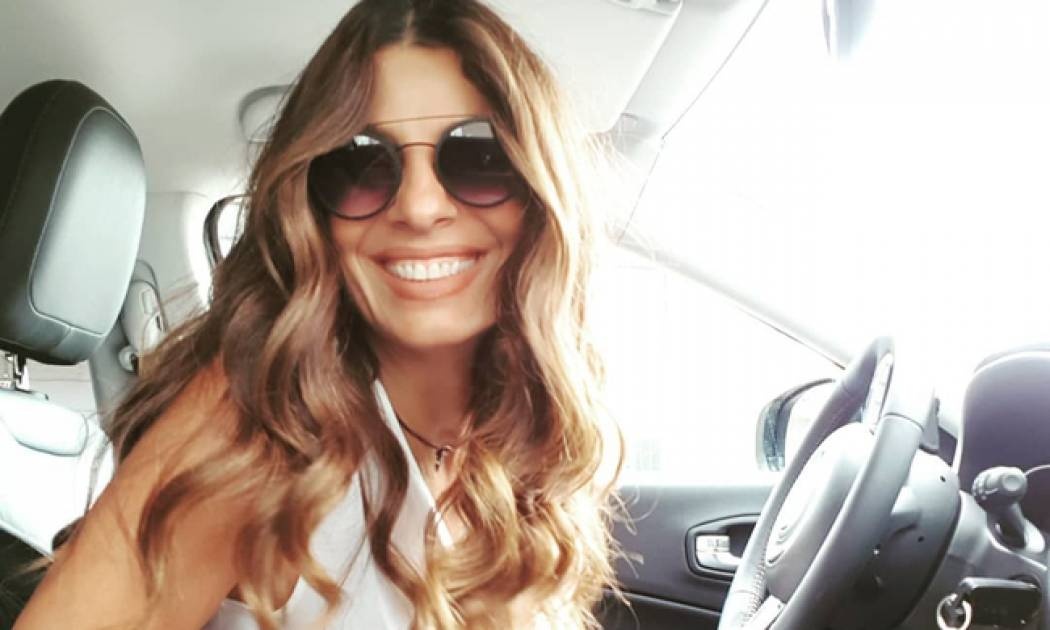 Σαββατοκύριακο με βουτιές για την Πόπη Τσαπανίδου (φωτο)