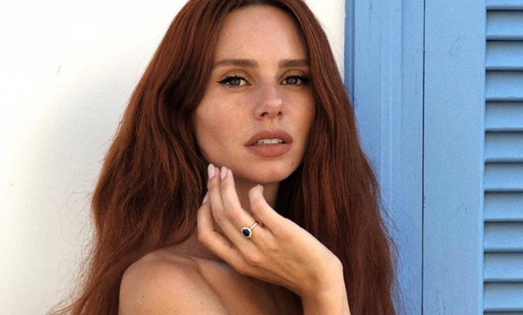 Η φορά που η Έβελυν Καζαντζόγλου κατάφερε να είναι πολύ σέξι φορώντας μία ολόσωμη φόρμα