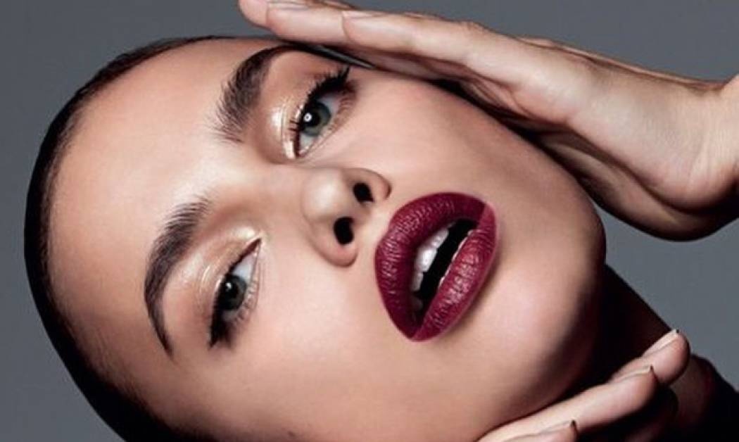 Ενός λεπτού σιγή γι’ αυτήν topless πόζα της Irina Shayk στο Instagram