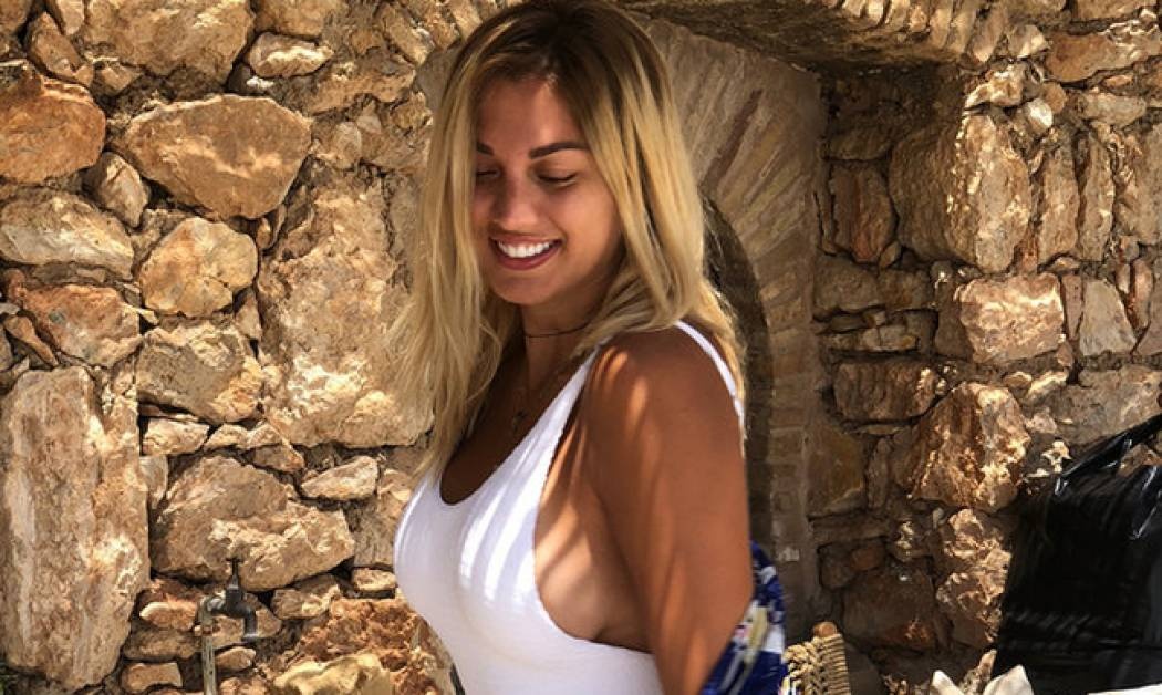 Η Κωνσταντίνα Σπυροπούλου αποκάλυψε το αν έχει σχέση με τον πιο χιουμοριστικό τρόπο