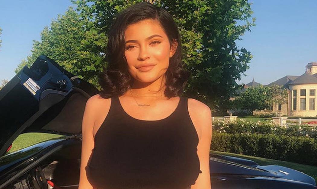 Δεν φαντάζεσαι πόσα χρήματα βγάζει η Kylie Jenner από τα καλλυντικά της