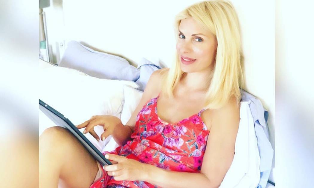 Δείτε ποιον φωτογράφησε η Ελένη Μενεγάκη στις διακοπές της: «Μα δεν είναι κούκλος;»