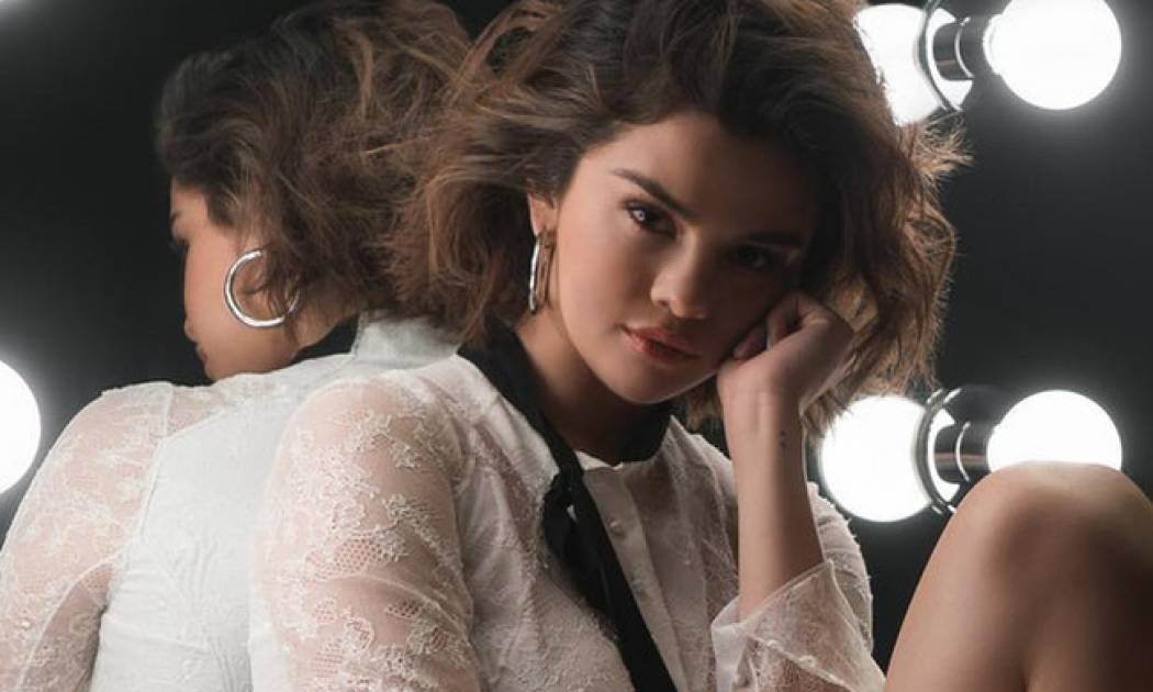 Αυτή η σειρά φωτογραφίων της Selena Gomez συγκέντρωσε 1 εκατομμύριο Likes σε 13 λεπτά
