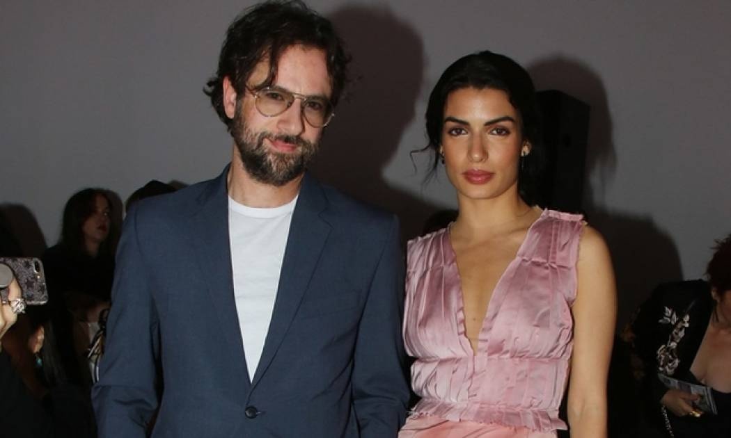 Τόνια Σωτηροπούλου – Κωστής Μαραβέγιας: Οι βουτιές τους σε παραλία της Τήνου