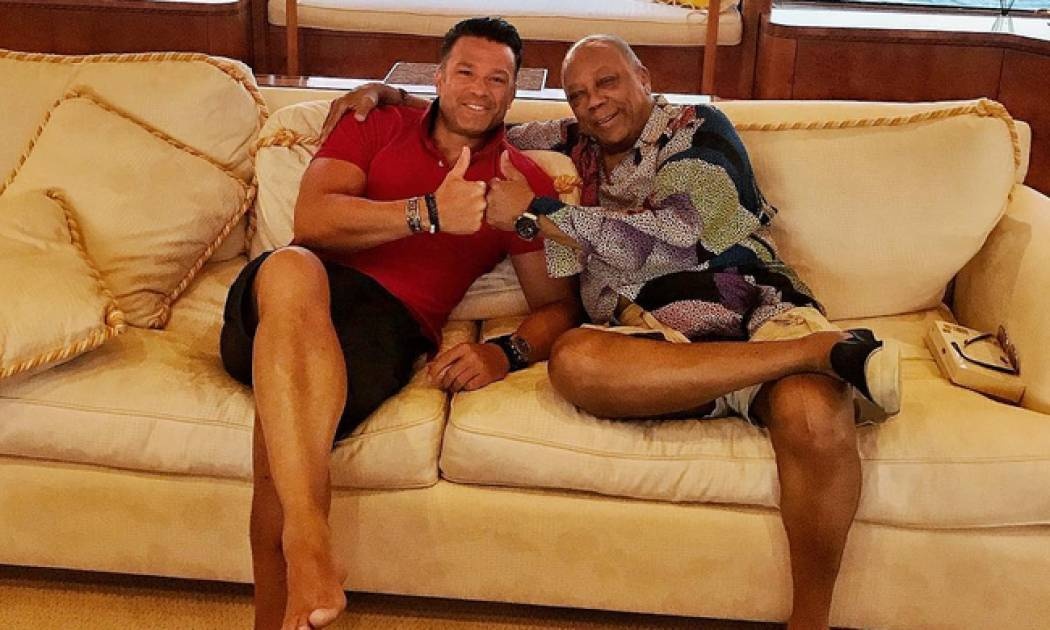 Σόμμερ – Παναγιωτακοπούλου: Κρουαζιέρα στο Ιόνιο με τον ζωντανό θρύλο Κουίνσι Τζόουνς