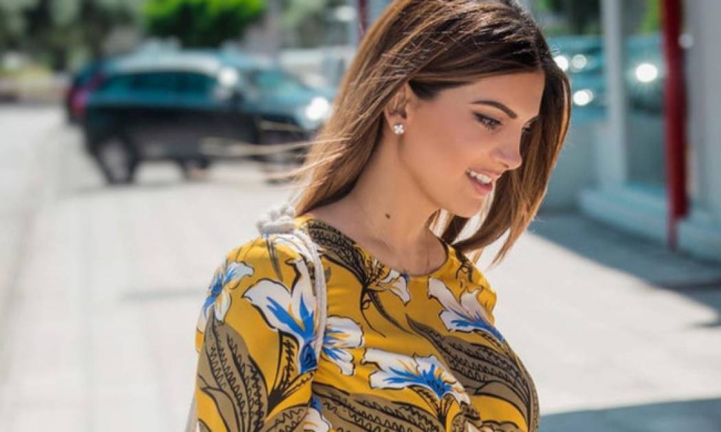 Η Σταματίνα Τσιμτσιλή με καυτό τζιν σορτς στις διακοπές της