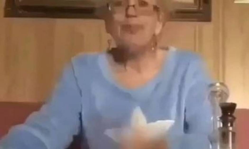 Viral: Αυτό που κάνει η γυναίκα αυτή είναι απίστευτο (vid)