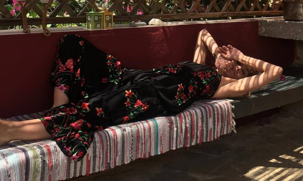 Μυρτώ Αλικάκη: Καλό το καθισιό, αλλά σαν την ξάπλα δεν έχει!