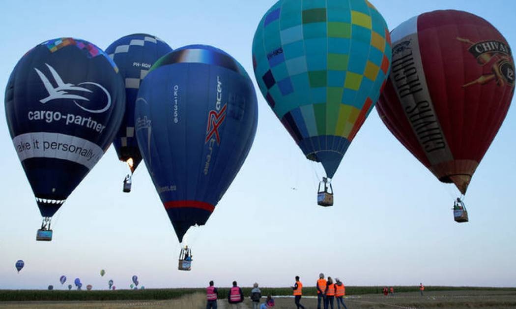 Γιατί ο ουρανός της Αυστρίας γέμισε αερόστατα