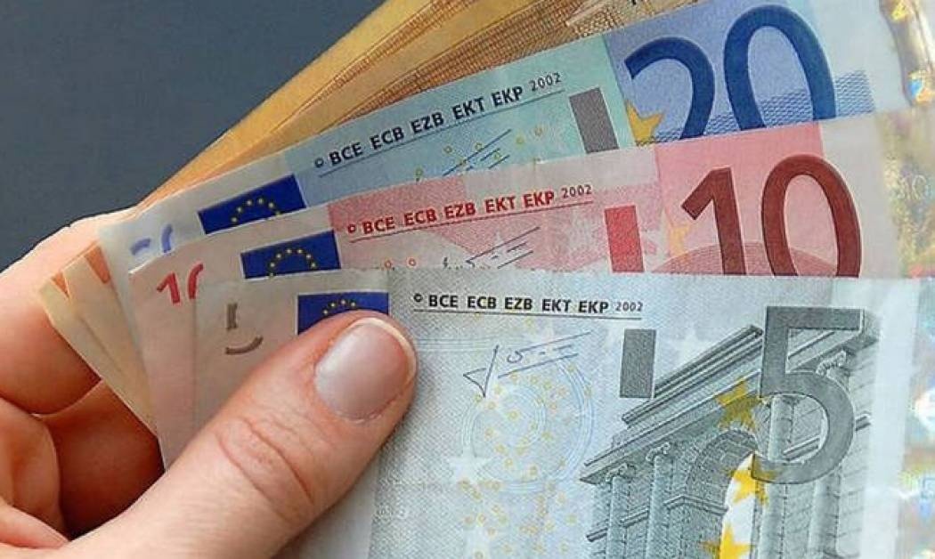 Τεράστια «ανάσα»: Έτσι θα πάρετε 1.000 ευρώ μέσα στον Αύγουστο