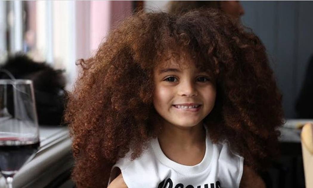 Αυτός ο μικρός έχει πλούσια "χαίτη" και το ξέρει (pics)