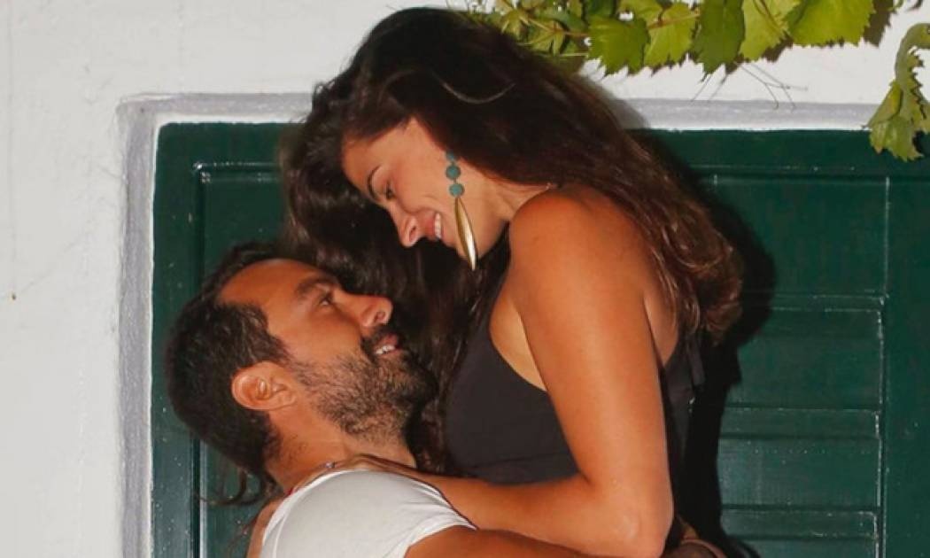 Σάκης & Χριστίνα:  Oι celebrities καλεσμένοι που είναι ήδη στο νησί και ο χώρος της δεξίωσης