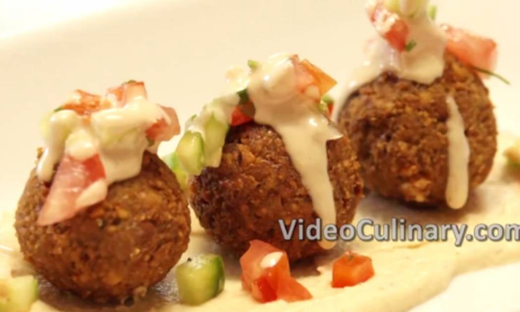 Συνταγή: Φτιάξτε τα πιο νόστιμα σπιτικά φαλάφελ (vid)