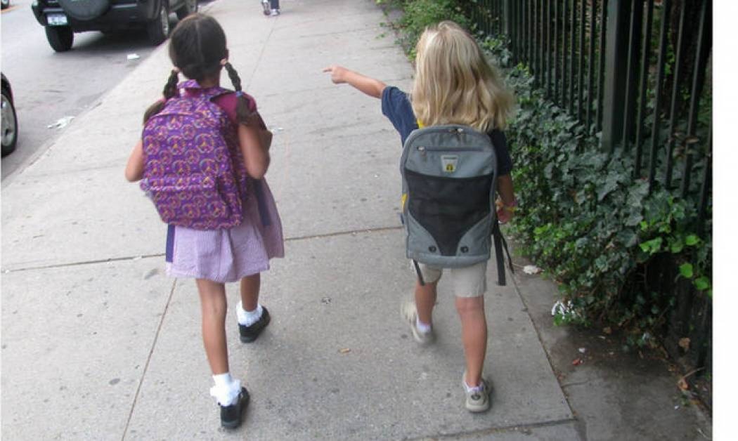 Ανοίγουν τα σχολεία: Πώς θα γίνεται με ασφάλεια η μετακίνηση των μαθητών