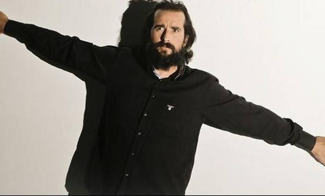 Τάσος Νούσιας: «Η Αθήνα είναι το μέρος που συμβαίνουν τα πάντα»