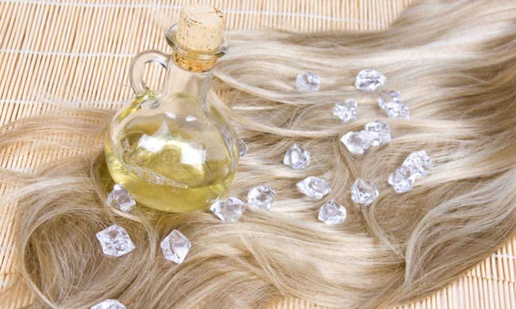 Τριχόπτωση: Πέντε φυσικές λύσεις που αξίζει να δοκιμάσετε