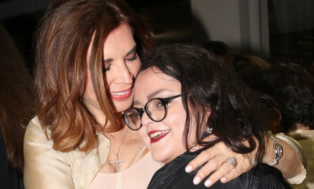 Δύσκολες στιγμές για τη Μιμή Ντενίση! Αποχωρίζεται τη μονάκριβη κόρη της, που φεύγει για σπουδές!