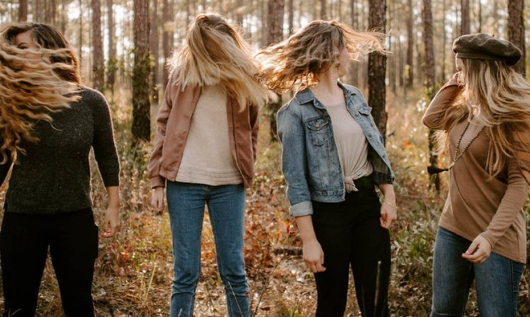 Οι φίλες σου κι εσύ! Όσα πρέπει να γνωρίζεις για τη φιλία από την ειδικό