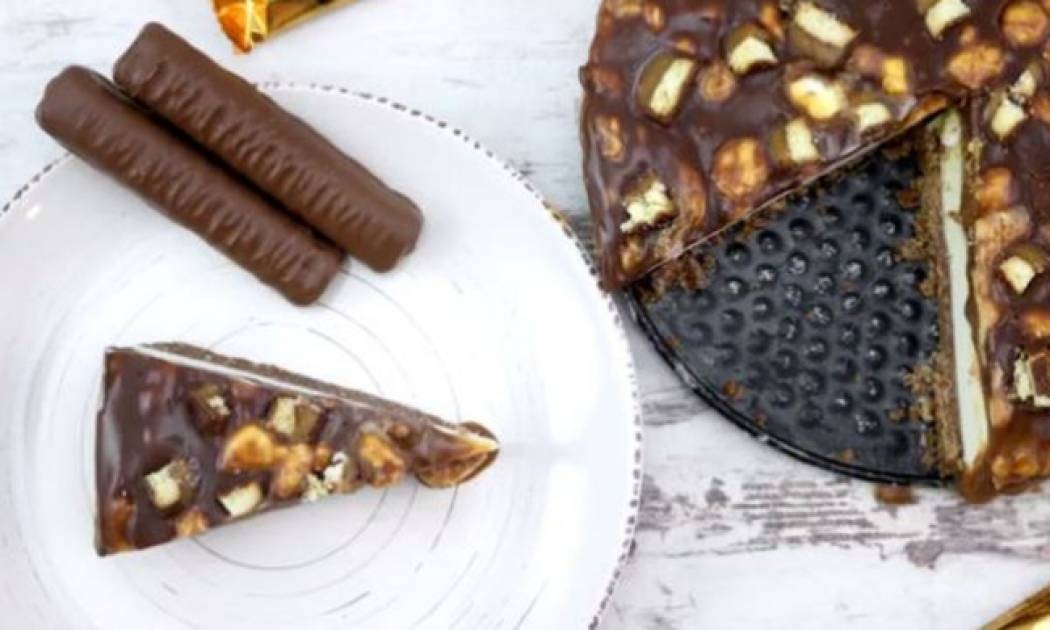 Λαχταριστό και σοκολατένιο cheesecake με twix (vid)