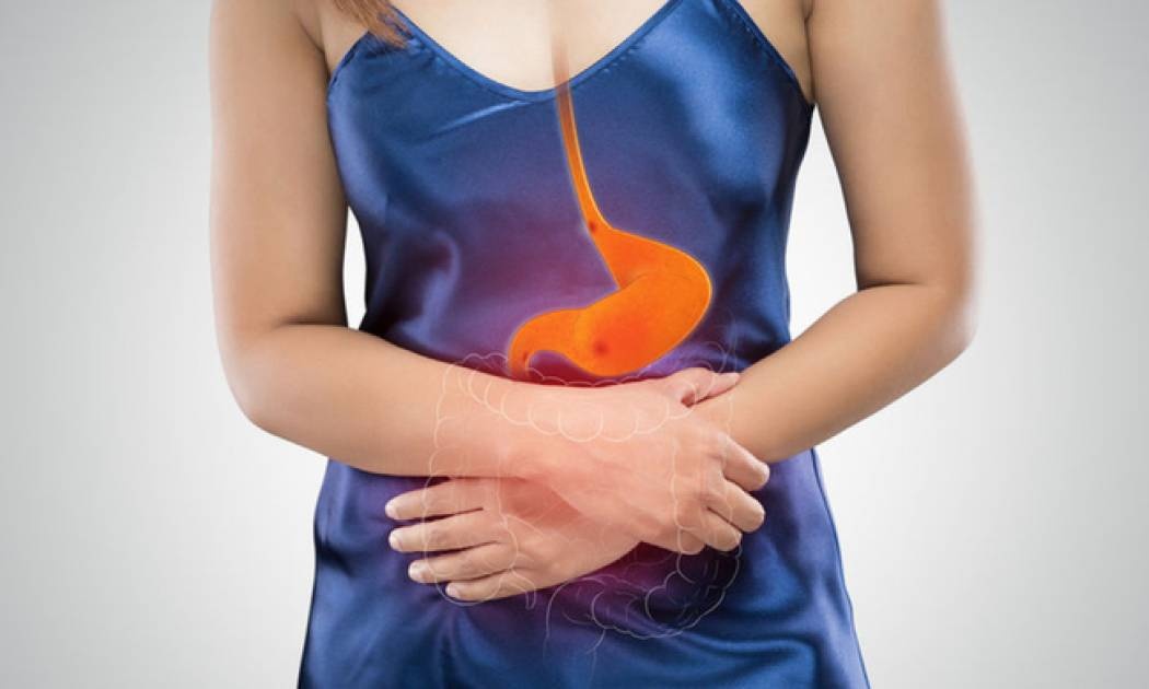 Γαστρίτιδα: Τι την προκαλεί & με ποια συμπτώματα εκδηλώνεται