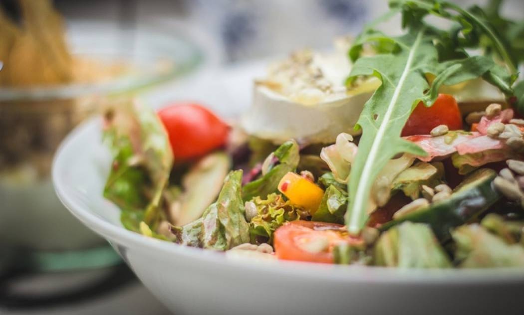 Τρεις σαλάτες για να αντικαταστήσεις τα βραδινά delivery