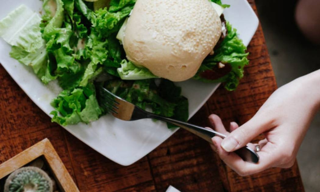 Μερικά έξυπνα τρικς για να γλιτώσετε θερμίδες