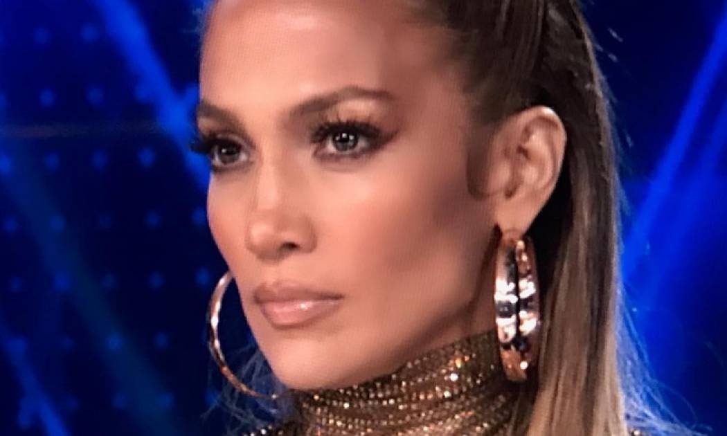 AMAs: Αυτή είναι ίσως η πιο κακόγουστη εμφάνιση της Jennifer Lopez