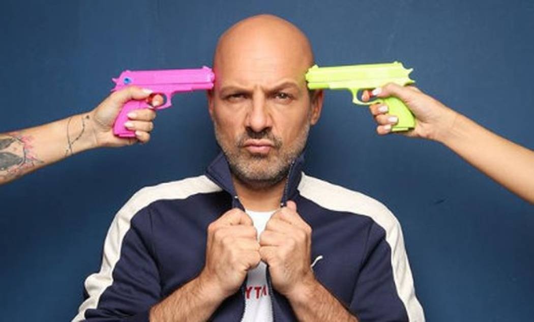 Ο Μουτσινάς έρχεται στο Open Tv – Δείτε πρώτοι το teaser της εκπομπής του