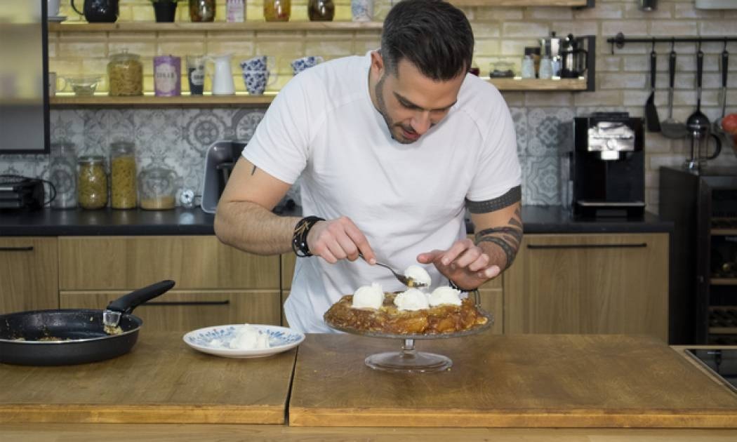 Ανάποδη τάρτα με μήλα & crumble αμυγδάλου