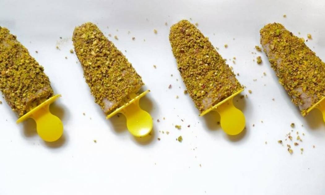 Popsicles με μπανάνα & φυστίκια Αιγίνης