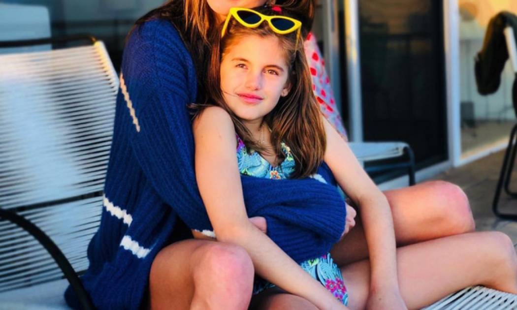 Η κόρη της μεγάλωσε και της μοιάζει όλο και πιο πολύ (pics)