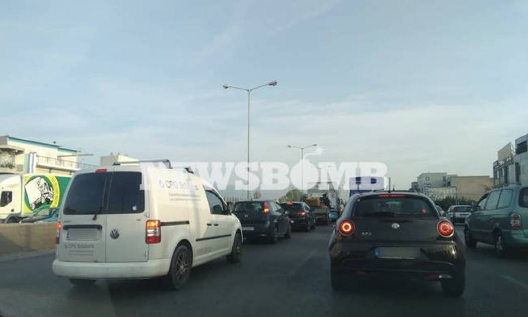 Καραμπόλα έξι οχημάτων στον Κηφισό - Ουρές χιλιομέτρων