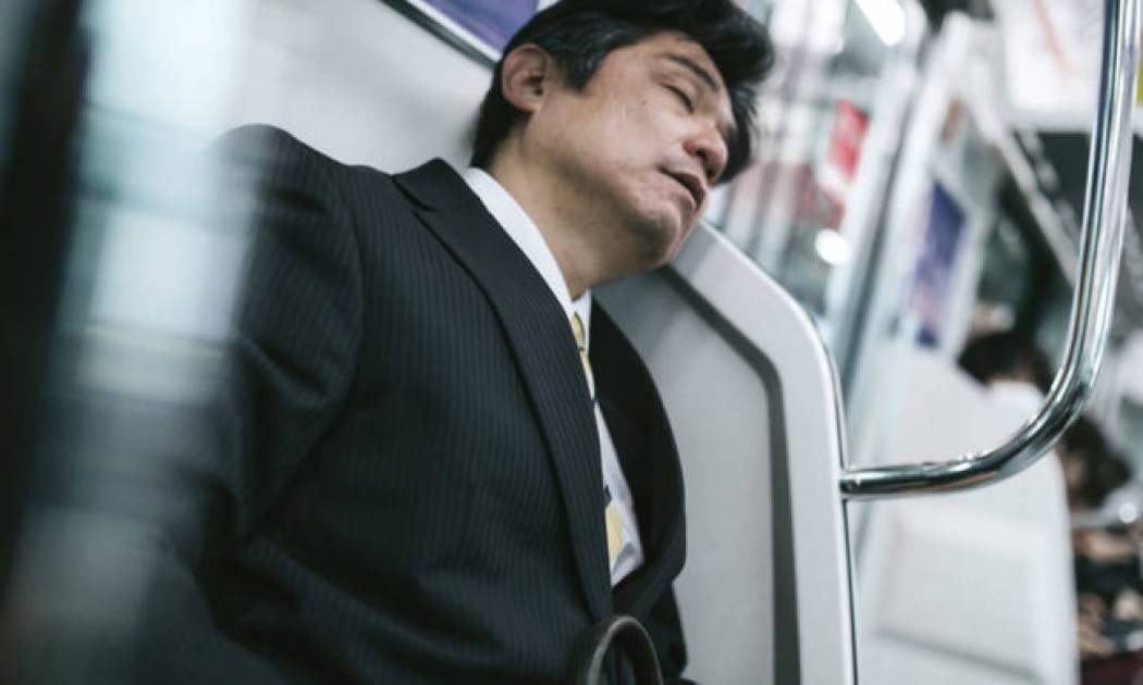 Inemuri: Η ιαπωνική τέχνη του δημόσιου ύπνου