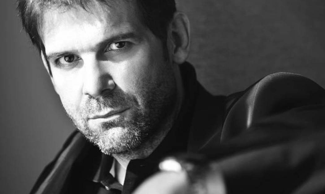 Αvant garde ως επανάσταση: ο Μενέλαος Καραμαγγιώλης για την πρωτοπορία που θα μας σώσει