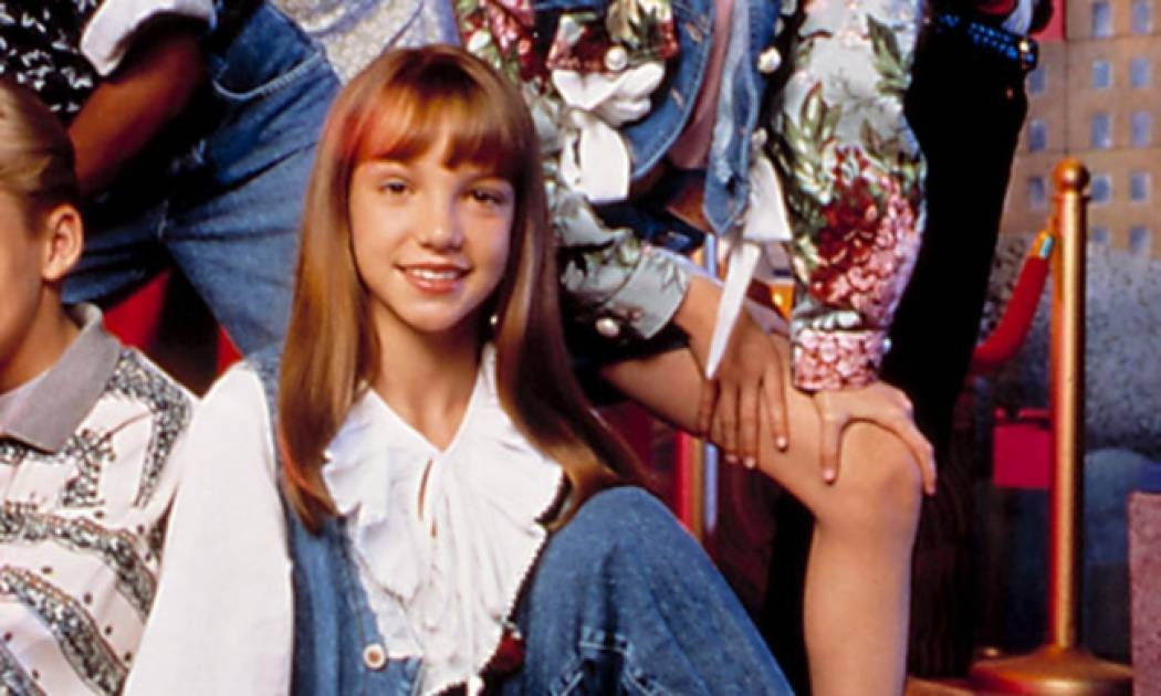 Ποιο είναι το κορίτσι της φωτογραφίας; Σήμερα είναι διάσημη τραγουδίστρια (pics)